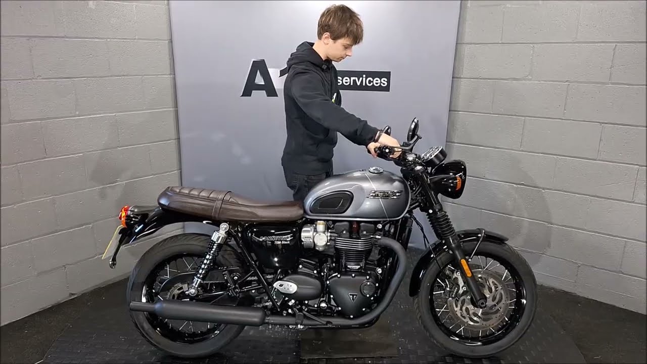 Triumph Bonneville T120 Black