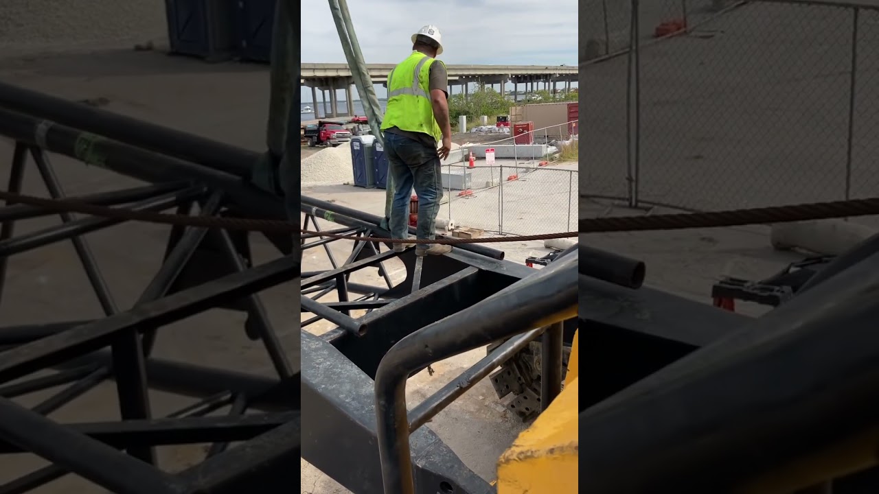 Hooking up parts assembling big boy crane 