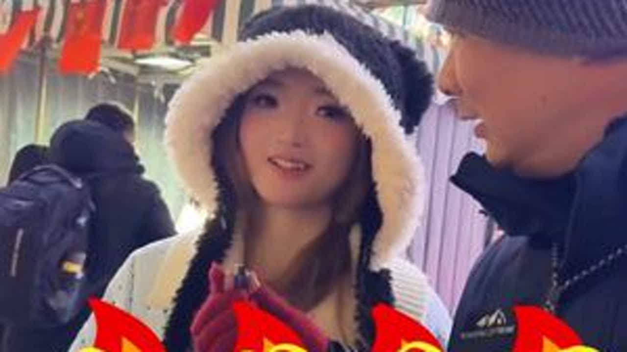 街头采访 聪明伶俐的福建美女#延边旅游 #延大网红墙 #延吉