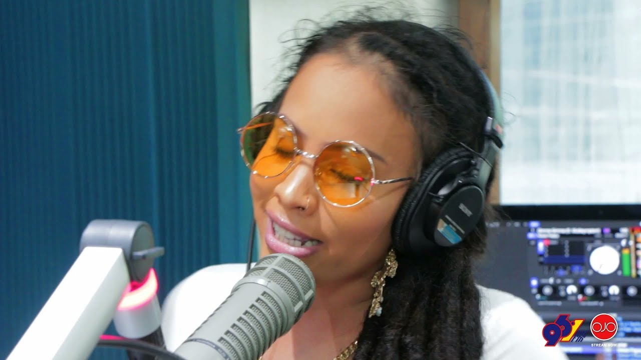 Nessa Preppy Performs Her Hit, 