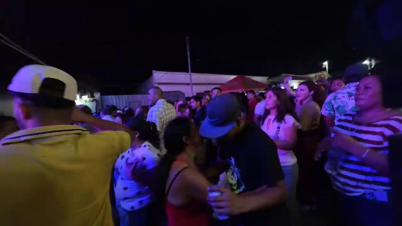 fiesta en Jerez Guatemala cn Rene Alonso y su banda láser no tenemos derecho ala musica del autor