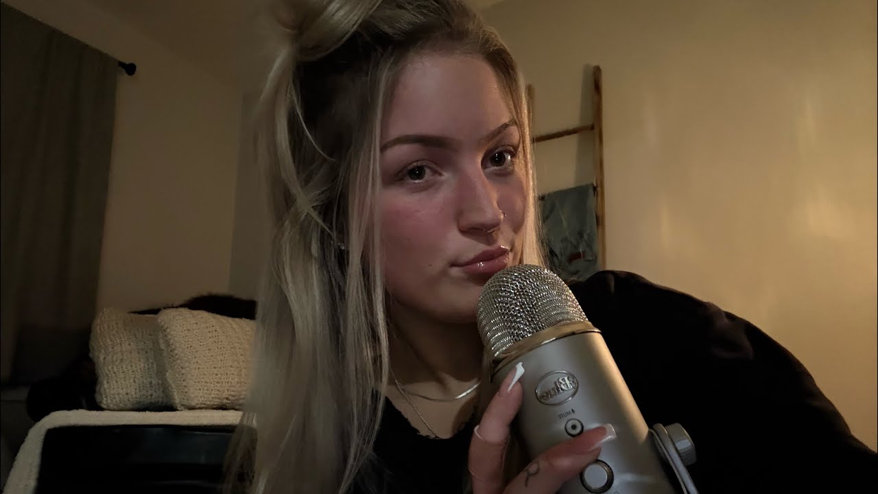 ASMR cozy whisper ramble + mic brushing & hair play ☁️❄️