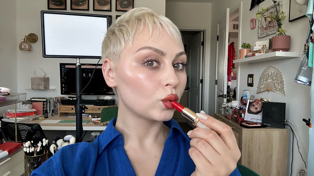 Alexandra Anele is live! GRWM!