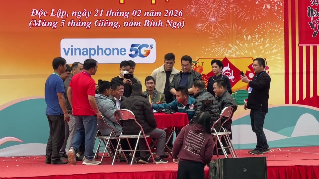 Chung kết “Lày Cỏ” đông nghịt người xem – Lễ hội Lồng tồng Xã Độc Lập - Tỉnh Cao Bằng