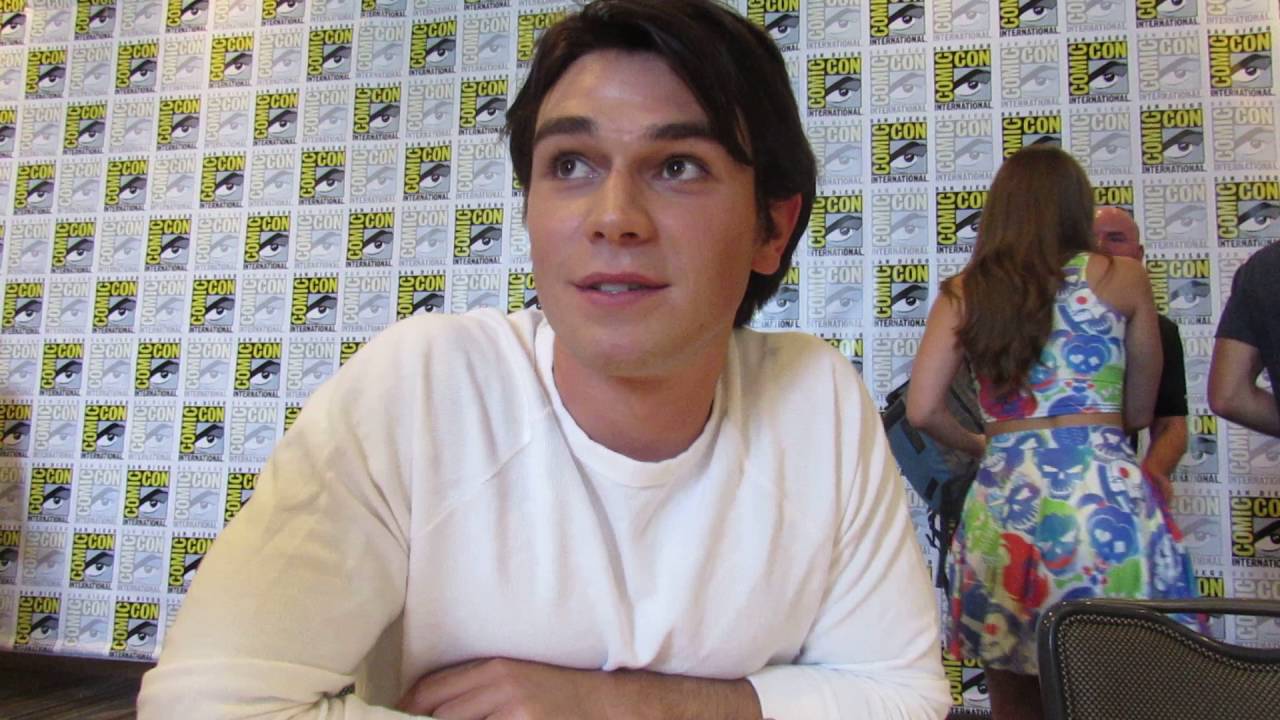 SDCC 2016: Riverdale's K.J. Apa