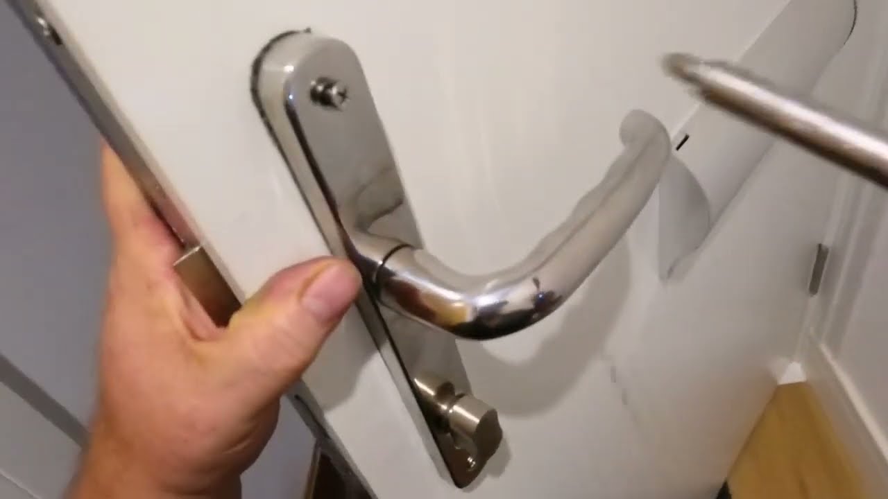 Changing a Winkhaus lock on a flat door. Locksmith life 🛠️ #Locksmith #Door #Winkus #HomeImprovement