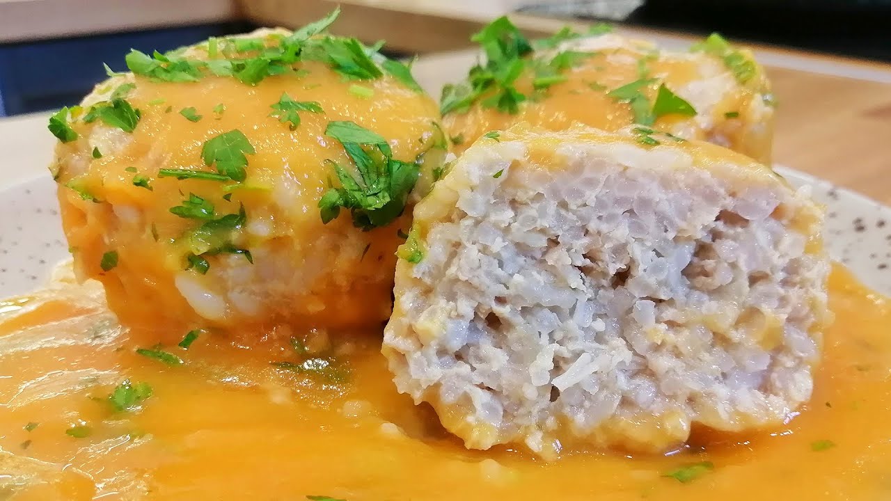 ЁЖИКИ ИЗ КУРИЦЫ с морковной подливой