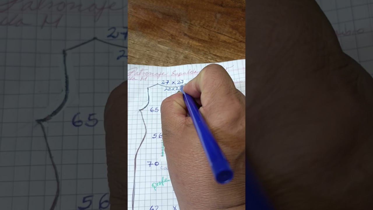 Realizamos un vestido talla M tejido en la máquina brother
