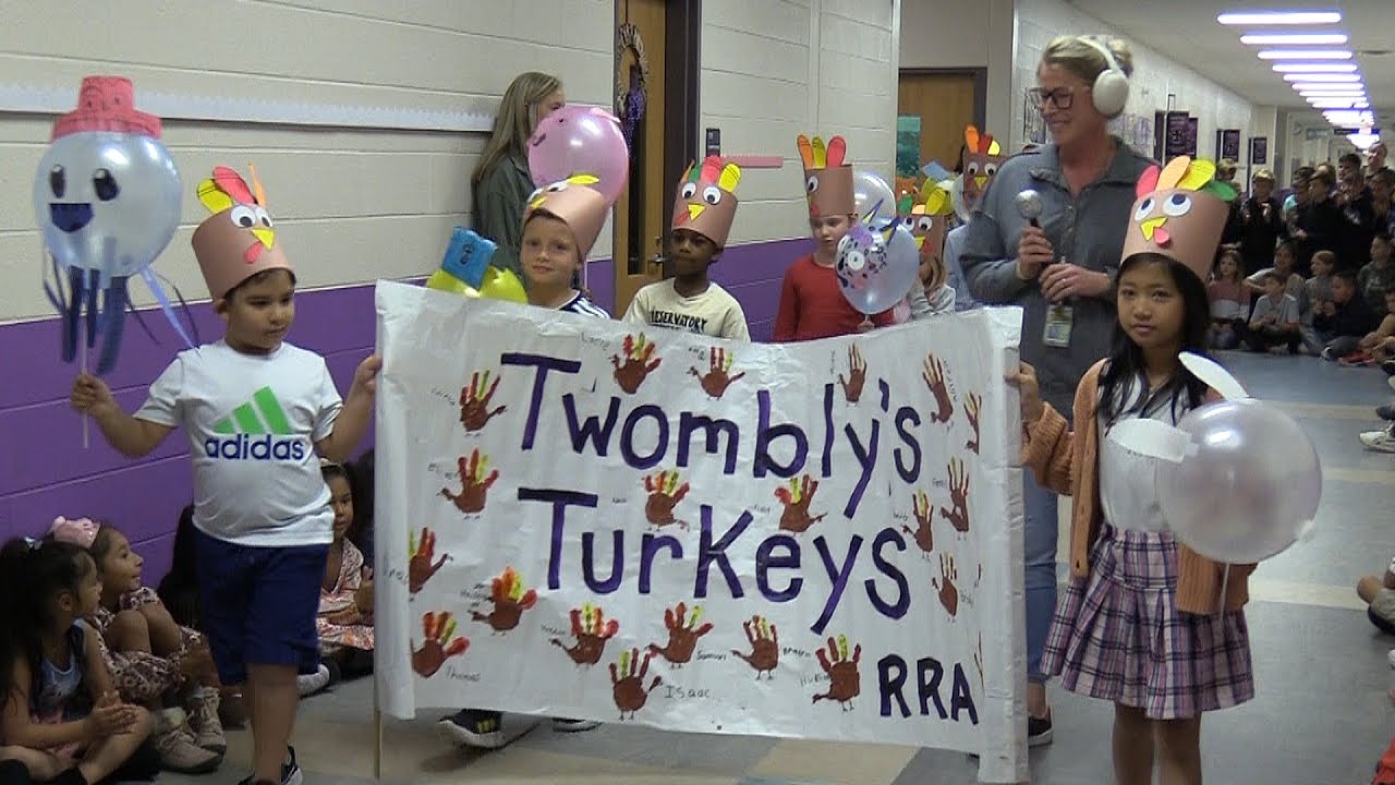 Thanksgiving Balloon Parade | 🦃🎈