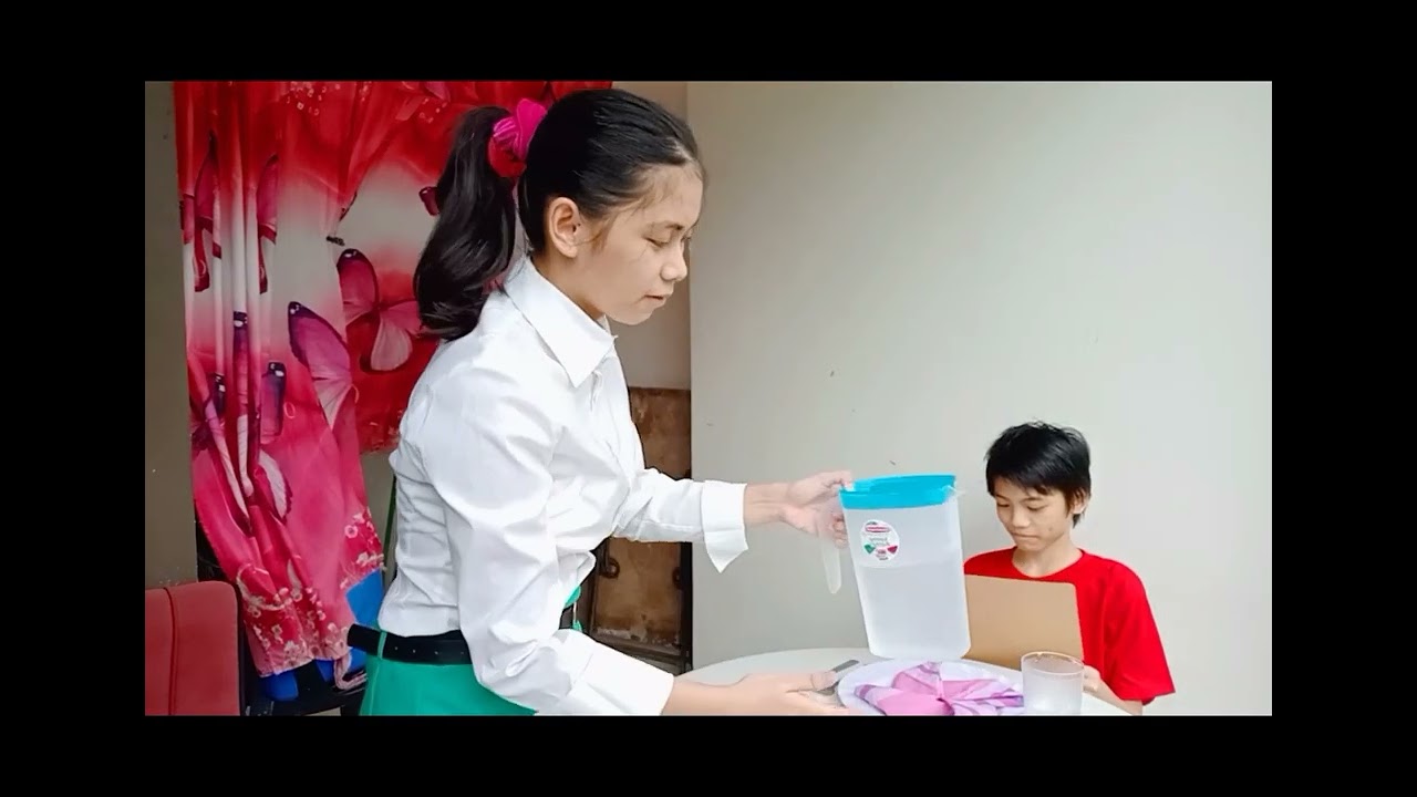 SEATING THE GUEST and TAKING FOOD AND BEVERAGE ORDERS