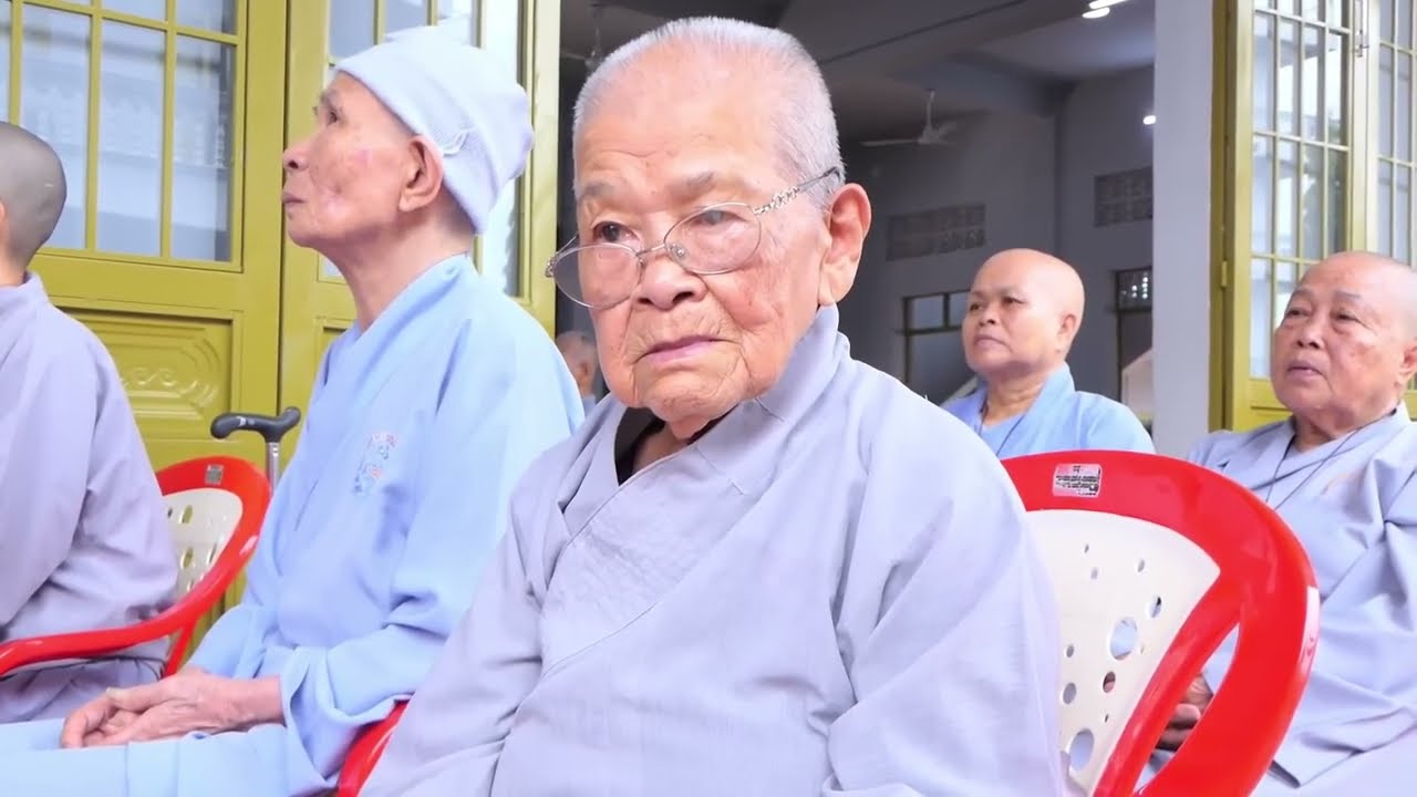 THẦY DIỆU ÂM TỊNH HẢI GIẢI ĐÁP THẮC MẮC CHO CÁC CỤ TẠI ĐẠO TRÀNG 03 NGÀY 29 /10 /2024