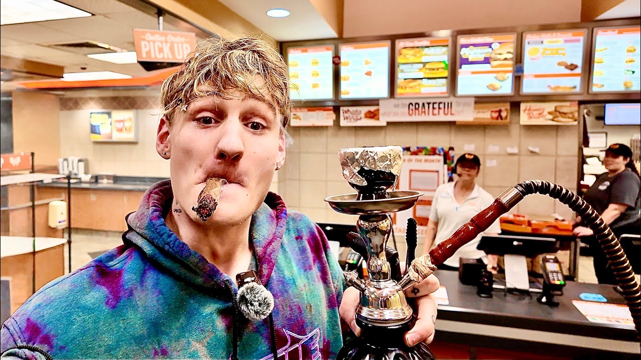 BLUNT & HOOKAH SMOKE SESH IN THE RESTAURANT!!