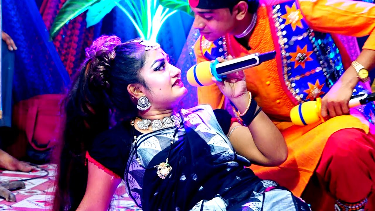 মফিজ মায়ার এমন মিষ্টি মিষ্টি কথায় মনটা ভরে গেল। চেংরা বন্ধুয়ারে তোমায় দেখলে বুকটা ধক ধক করে