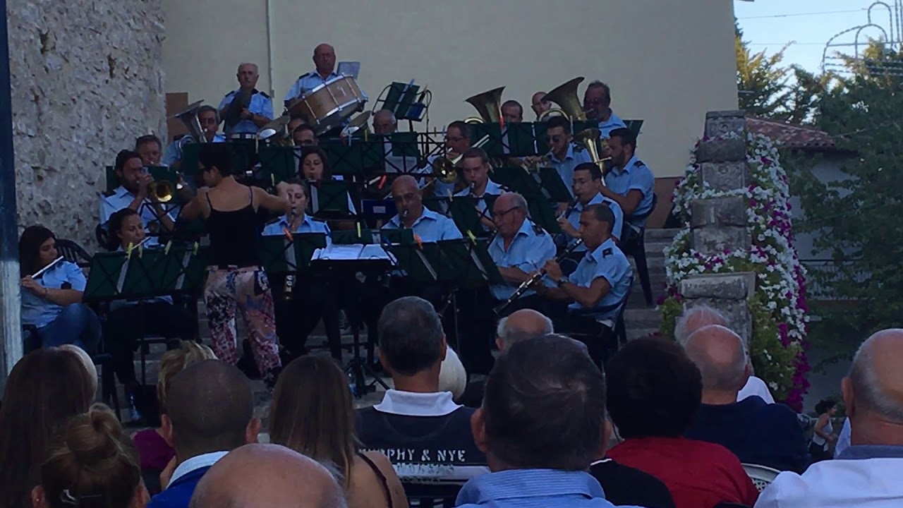 Societ&agrave; Filarmonica di Monte San Giovanni in S. - Marcia banda  Marciando con i Beatles