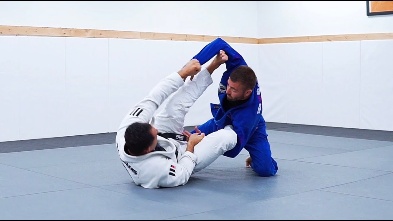 Berimbolo attacks from lasso (side control, omoplata, triangle and berimbolo from lasso.