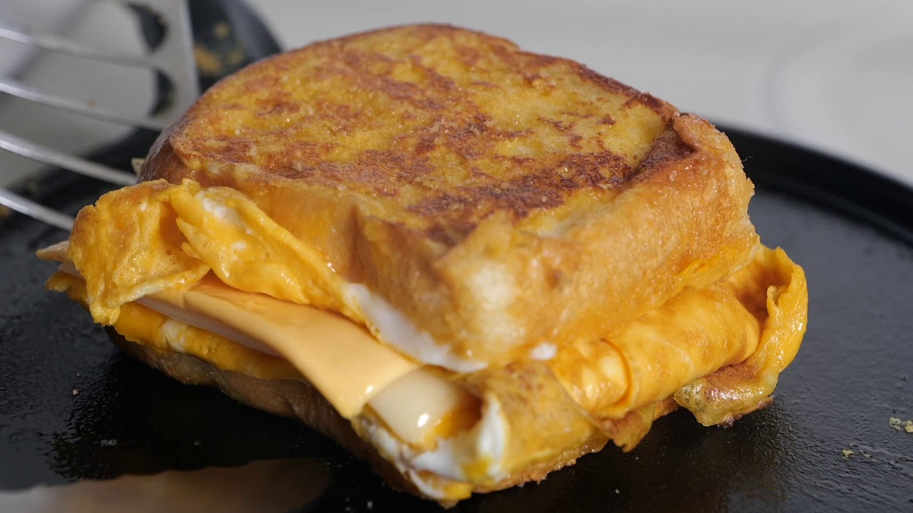 바쁜 아침 간편식으로 빵식입니다.