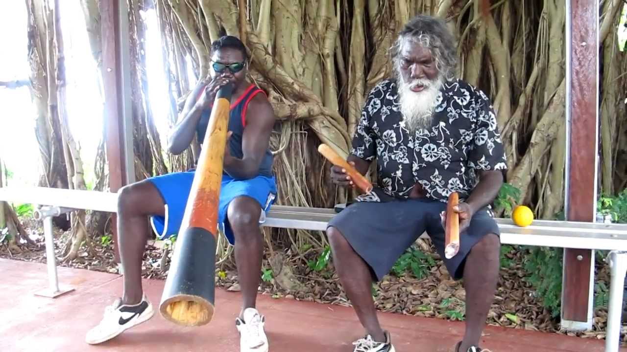 Manikay by Winiwini and Djalu Gurruwiwi