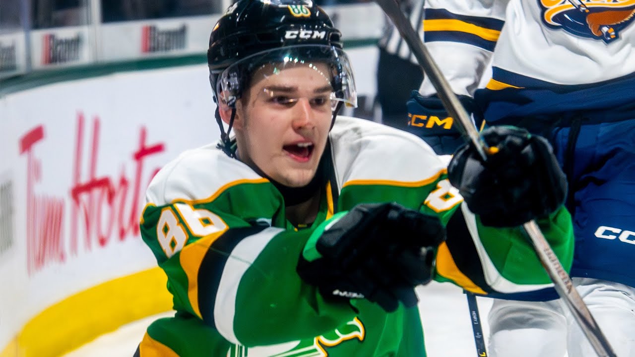 Barkey&rsquo;s Hat-Trick Lifts Knights to Series-Opening Win