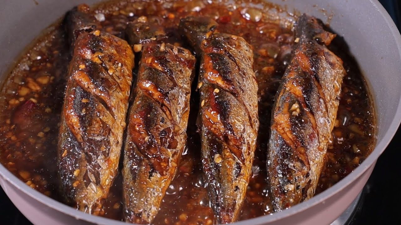 Bữa Cơm Qu&ecirc; 3 M&oacute;n Ngon: C&aacute; Nục Rim, Rau Muống X&agrave;o Tỏi, Canh Cải