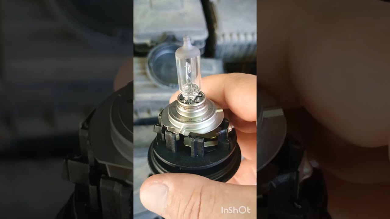 Cum schimbăm becul de la fază scurtă wv golf 5 plus 1.9 Tdi...