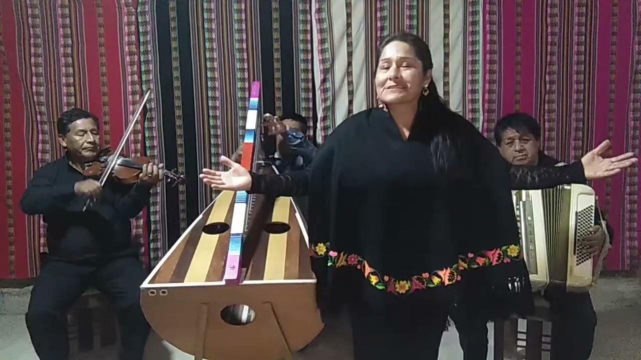 CLAUDIA DE CHIPAO  - AY ROSAS 