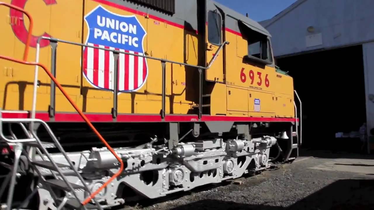 UP 6936 DDA40X (Running) Walk around at the Portola museum Sep 2009