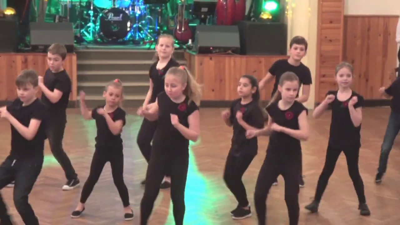 Ples učitelů 2019 - vystoupení dětí - Bailando