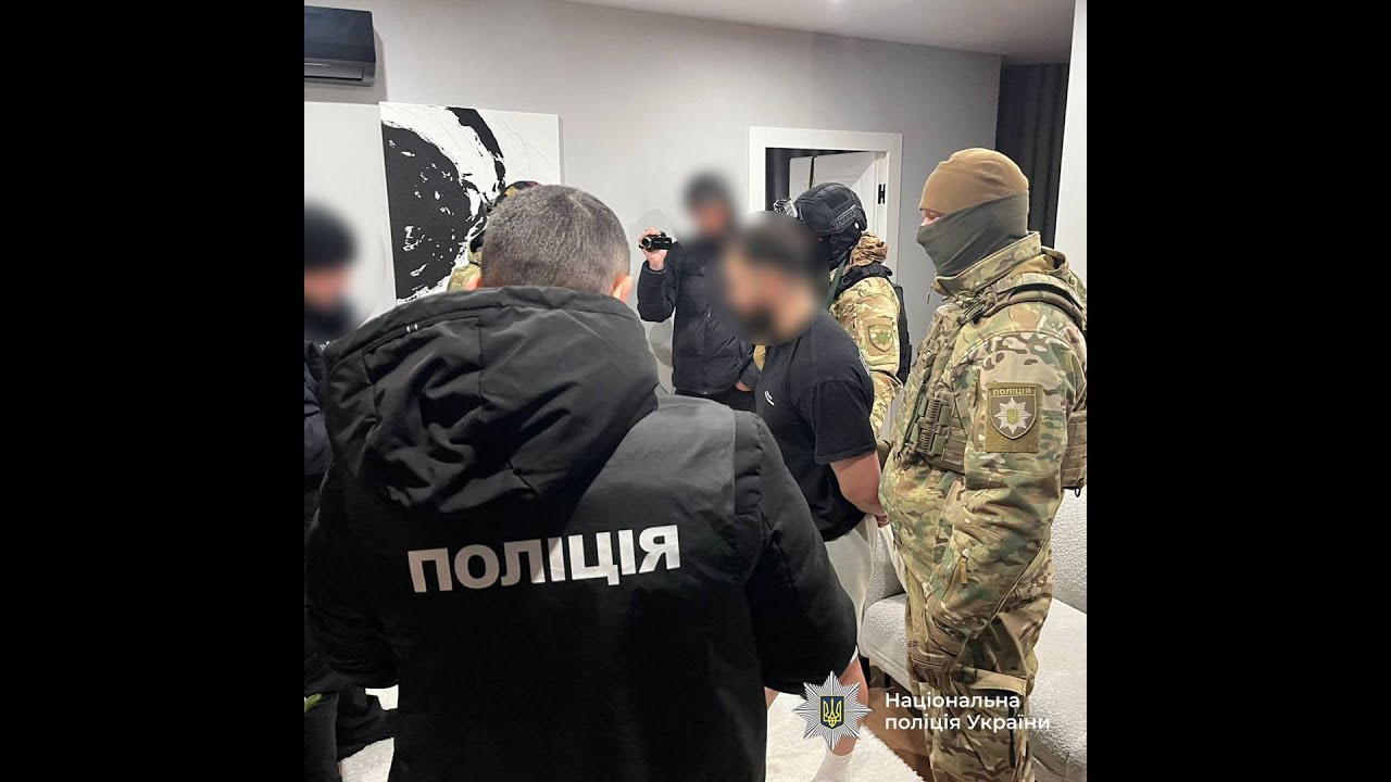 6000 доларів за допомогу в ухиленні від служби