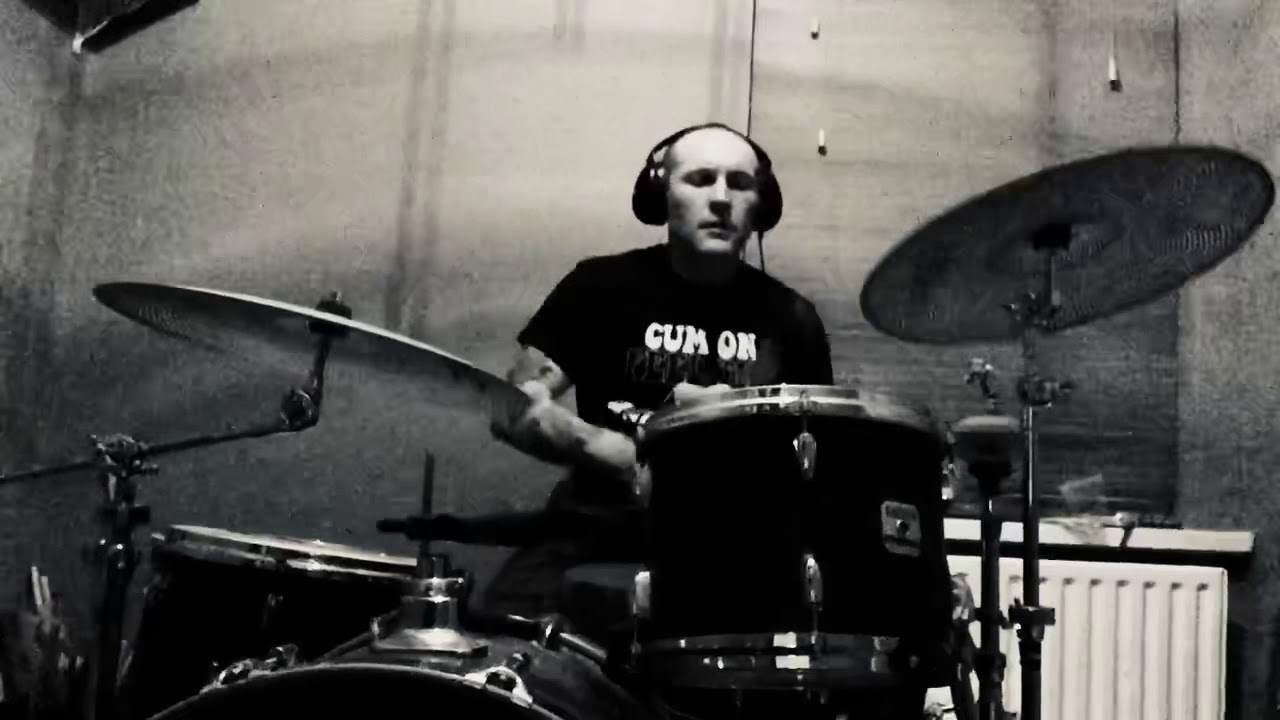 Gimp Fist - No Surrender