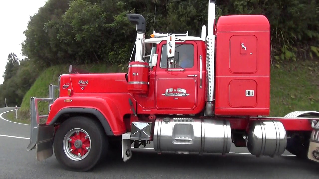 Will Bishop Long lap classic trucks NZ