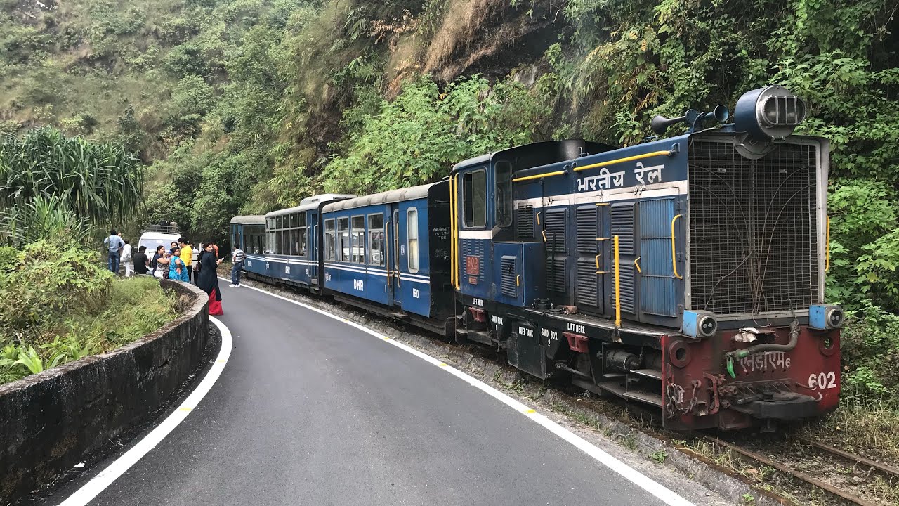 [India 🇮🇳] The Darjeeling Himalayan Railway