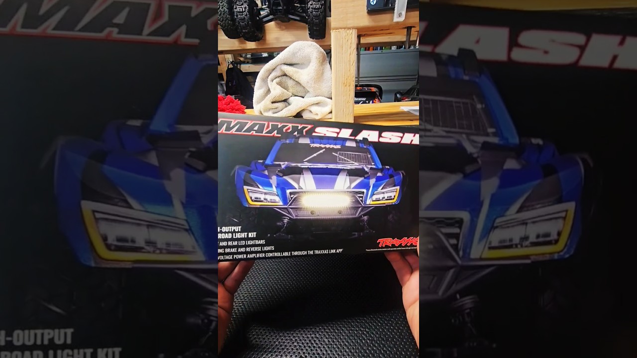 Maxx Slash LED light kit!! #traxxas #maxxslash #rcbashers #shortcourse #basherz_den