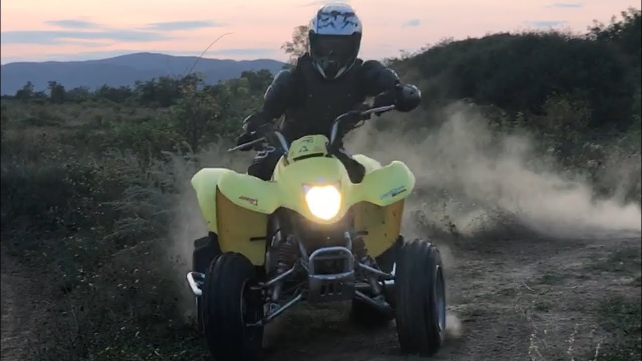 SUZUKI LTZ 250 QUAD RIDING 2