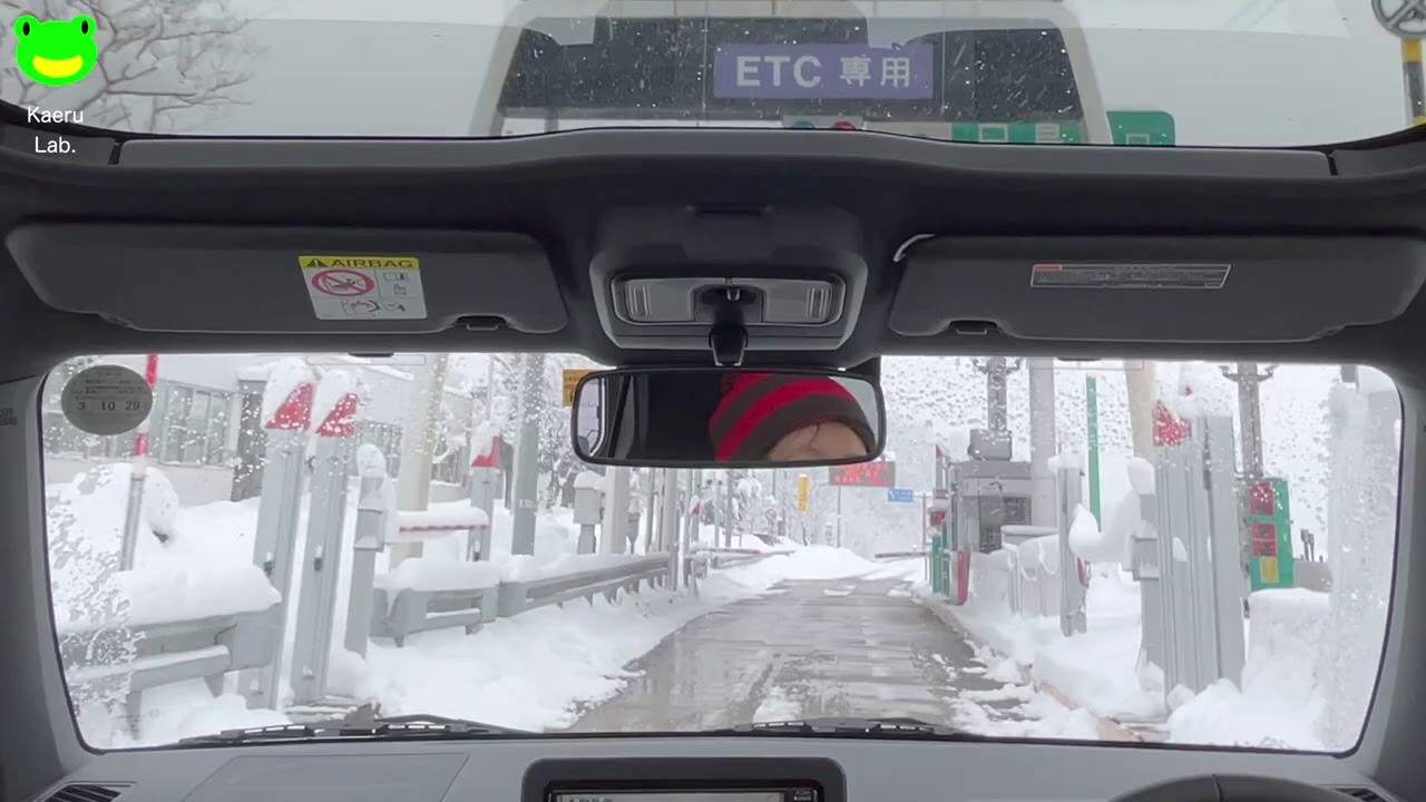 ダイハツタフトGターボ４WD 雪道高速道路を走行しました（時速５０キロ）