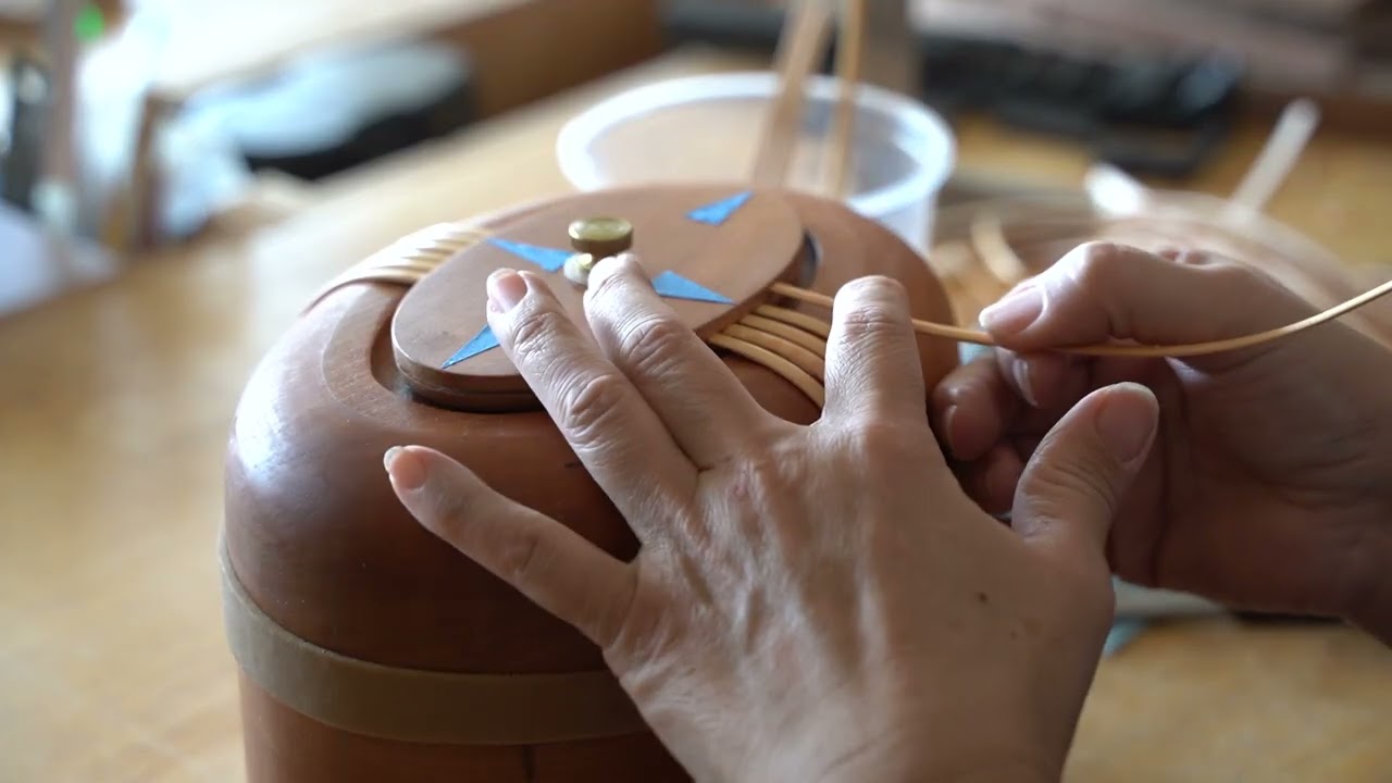 Shaping and Setting Staves on a Nantucket Basket / ナンタケットバスケットのステーブ差し