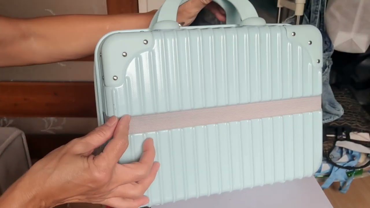 The Travel Retro Handbag Storage Box; 14in;  Mint Green; Lazada. @milengstv775 