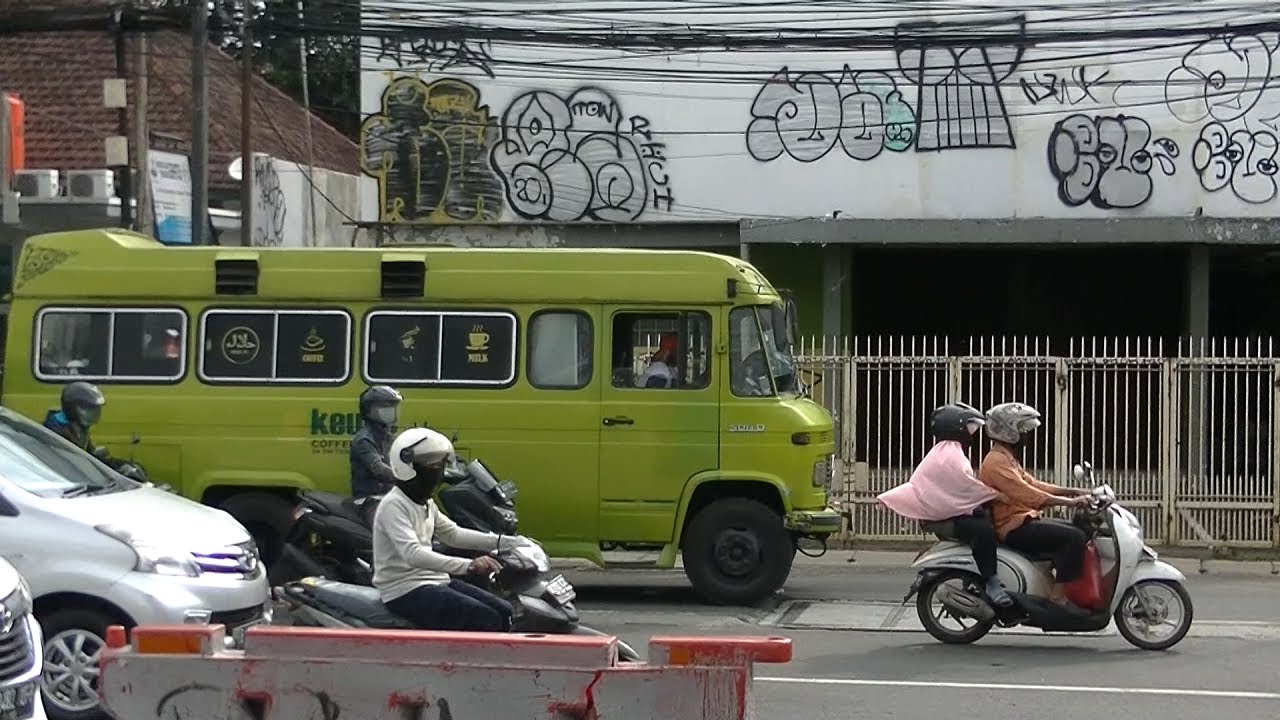 Nonton Bis Kota di Perbatasan Jakarta Pusat & Jakarta Timur