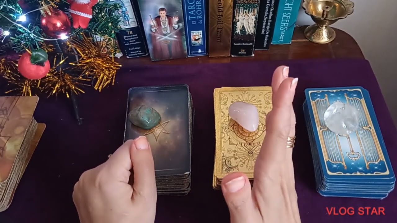 Predicci&oacute;n  Amorosa para  este 2025  TAROT INTERACTIVO