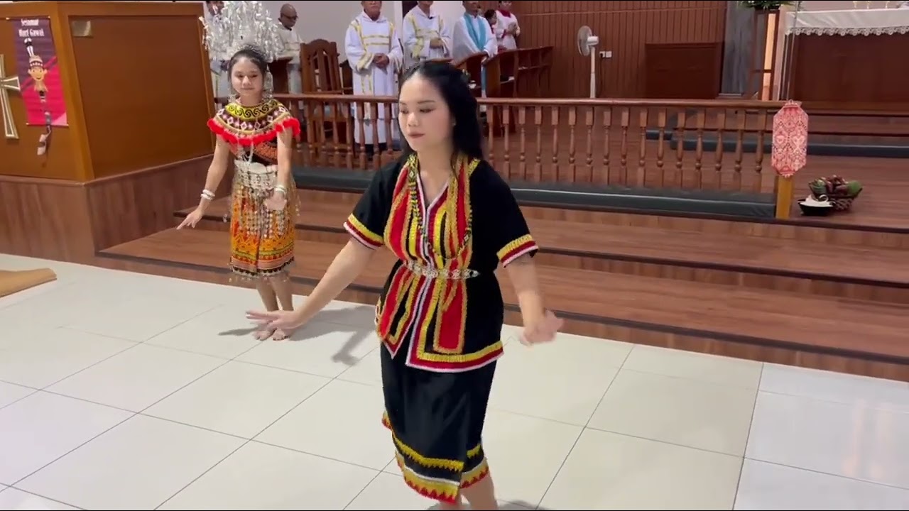 PERSEMBAHAN NGAJAT IBAN DAN TARIAN DAYAK BIDAYUH SEMASA SEMBAHYANG PRA GAWAI DI GEREJA 25.05.25