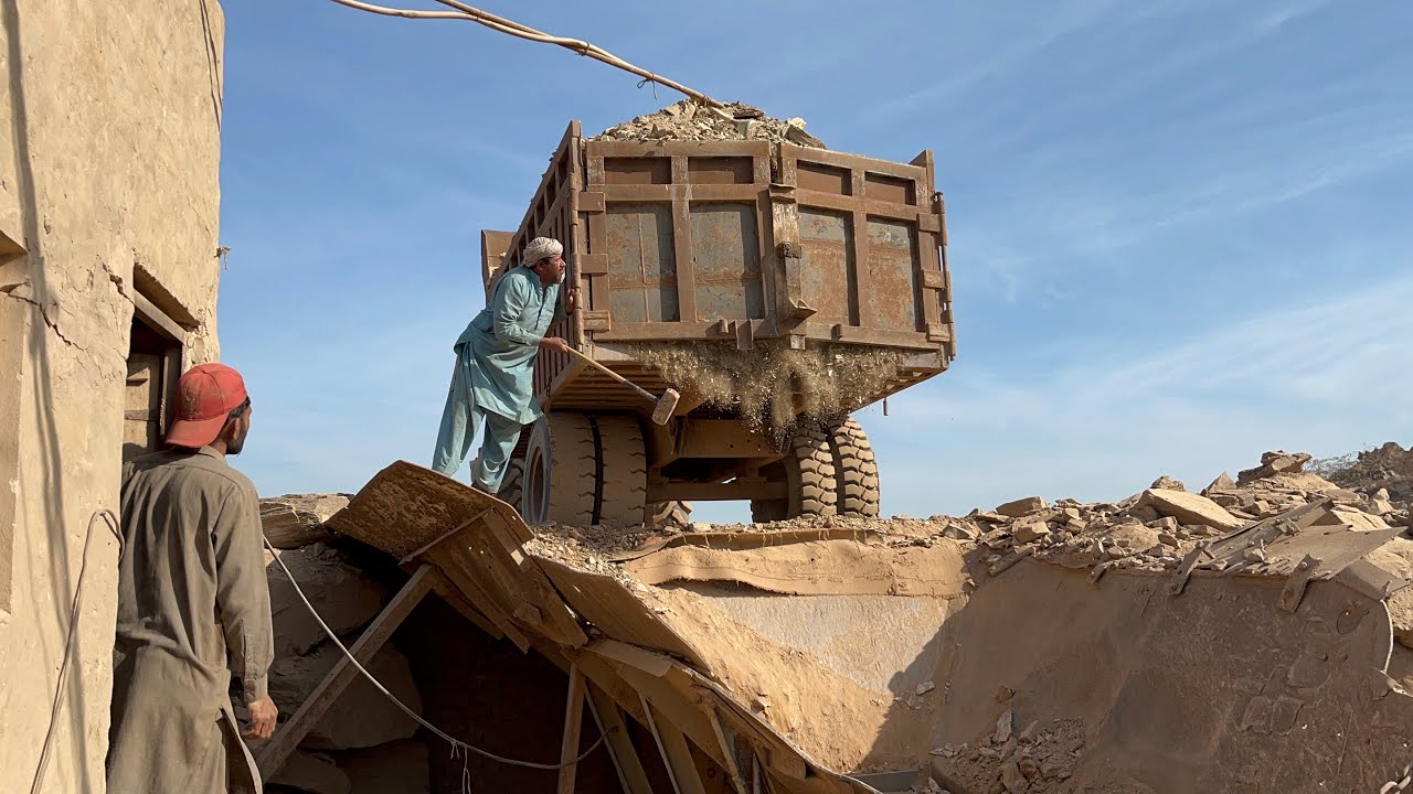 PLAYING with GIANT Rocks!ASMR Rock Quarry CRUSHING Operations-primary Jaw Crusher in Action.