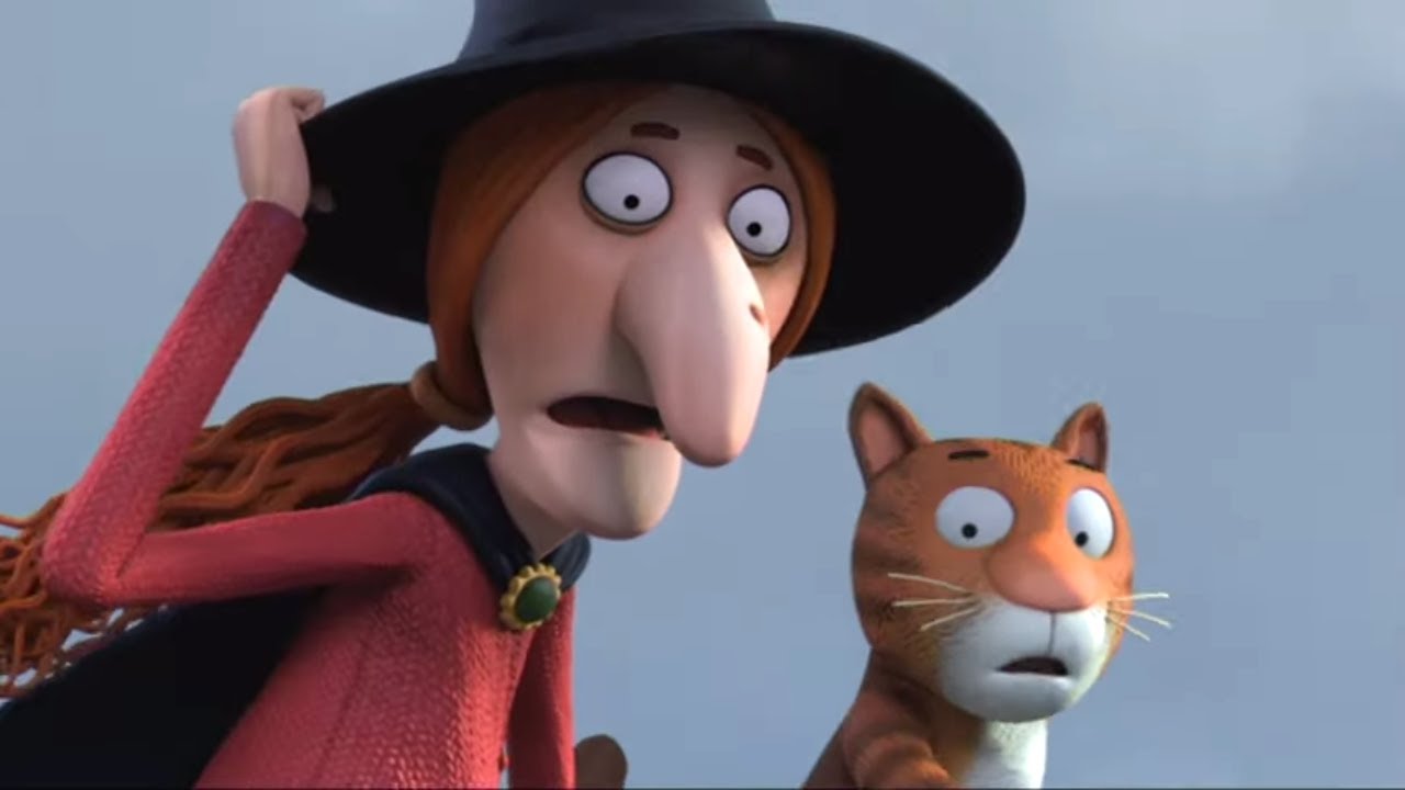 In Search For The Witches Bow  ! | Gruffalo World: Room On The Broom