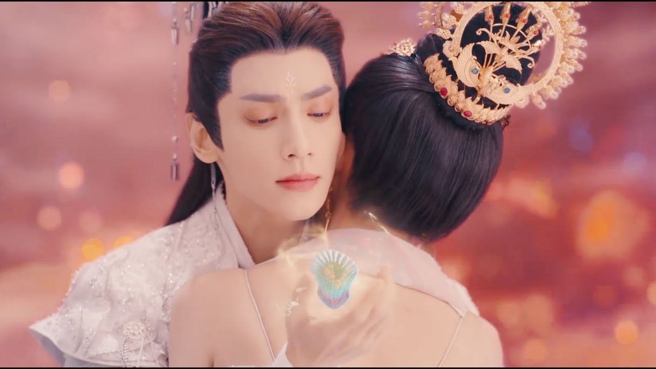 灰姑娘決定跟魔神一起赴死，魔神卻偷偷將護心鱗給了灰姑娘，然後獨自赴死保護世界！#长月烬明 | 罗云熙 白鹿 陈都灵 邓为 孙珍妮 耿业庭 于波 黄海冰