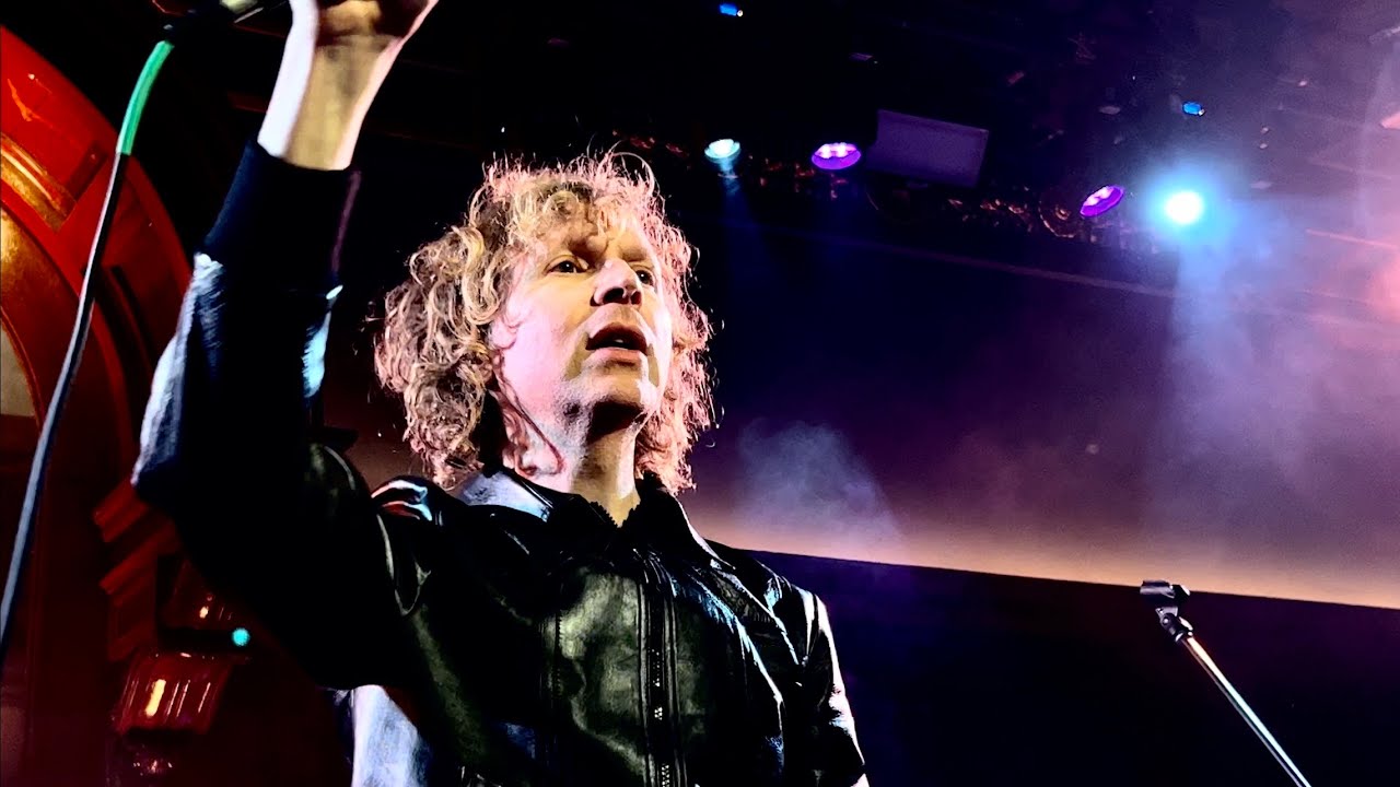 Beck at Lodge Room in Highland Park (LA) on 3/26/23 [4K]