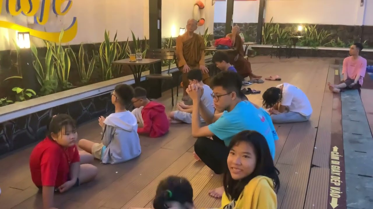 Khóa tu mùa hè- sư ông dặn dò thiếu nhi