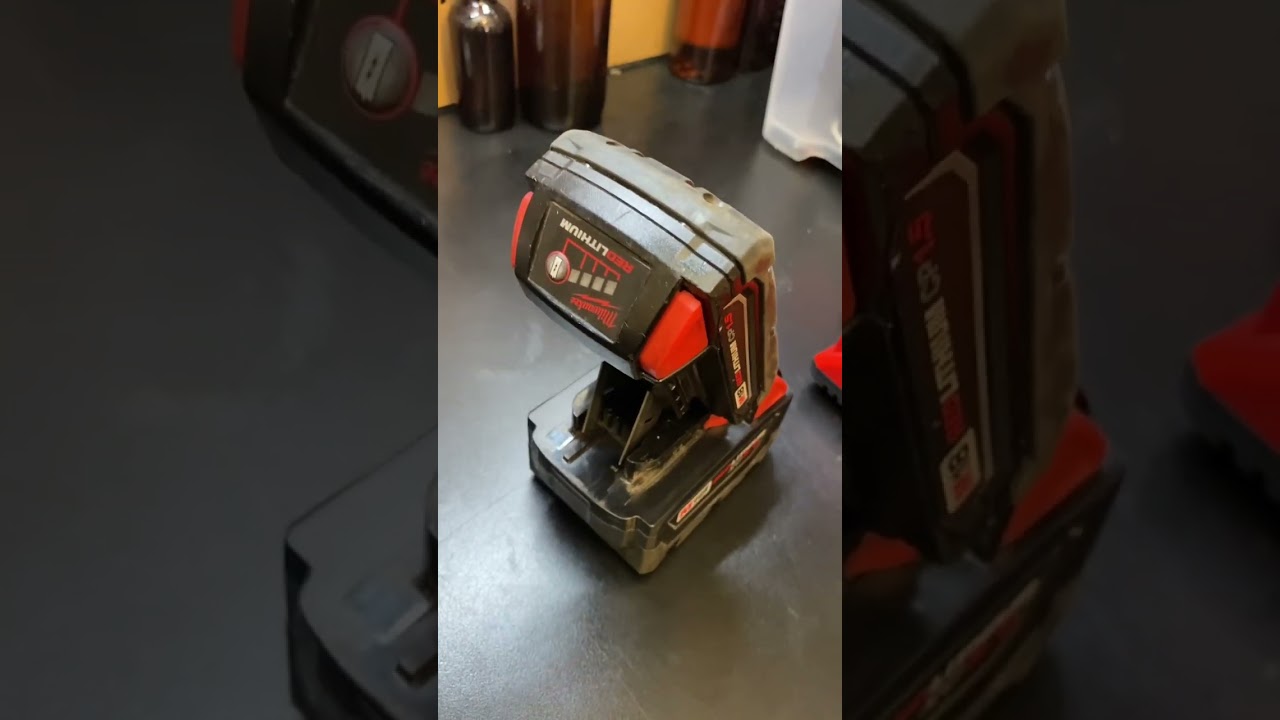 Milwaukee battery not taking a charge? Give this a try&hellip; #milwaukee #diy #tips #tipsandtricks