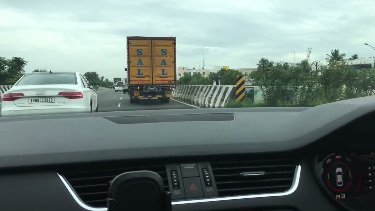 RACE - OCTAVIA VRS VS AUDI A8 - 230KMPH - HIGHWAY - TAMIL