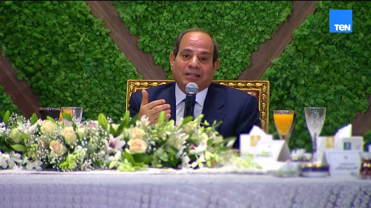 الرئيس السيسي: التخصصات اللي ملهاش لازمة وقفوها ولا لسه هنمسك في الشهادة وخلاص