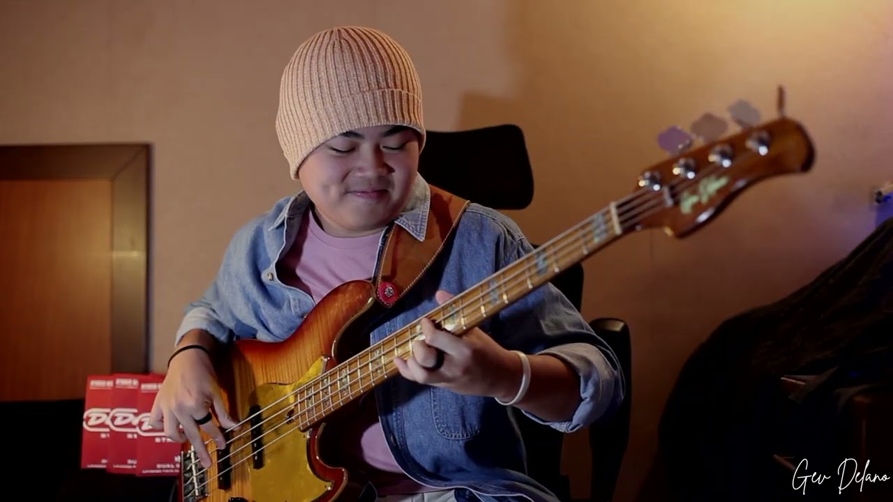 Its Christmas - Planet Shakers (Bass Cover)