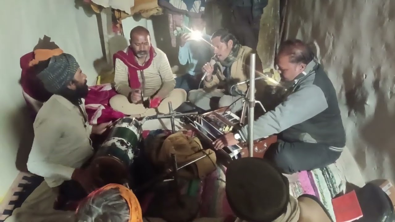गायक भोले अनुरागी बहुत सुन्दर प्रस्तुति सुनें आप लोग इस दुनिया में लाखों हैं मां तेरे जैसा कोई नहीं।
