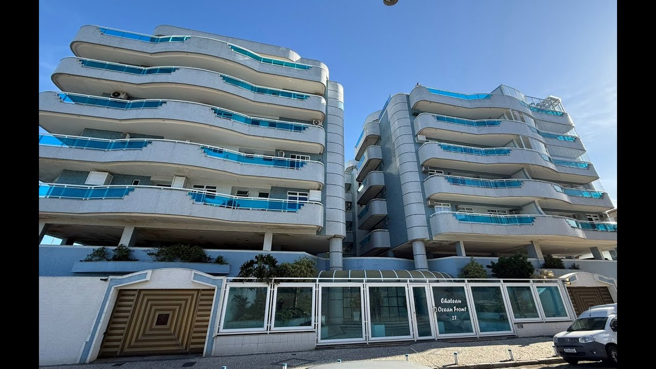 Cobertura duplex com magnífica vista panorâmica da praia do Forte em Cabo Frio